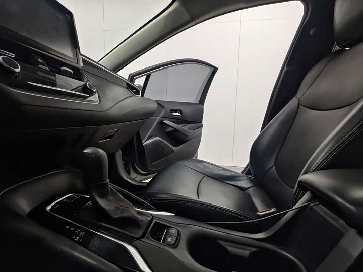 Фото 17 - Toyota Corolla