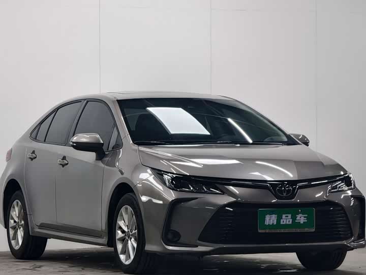 Фото 2 - Toyota Corolla