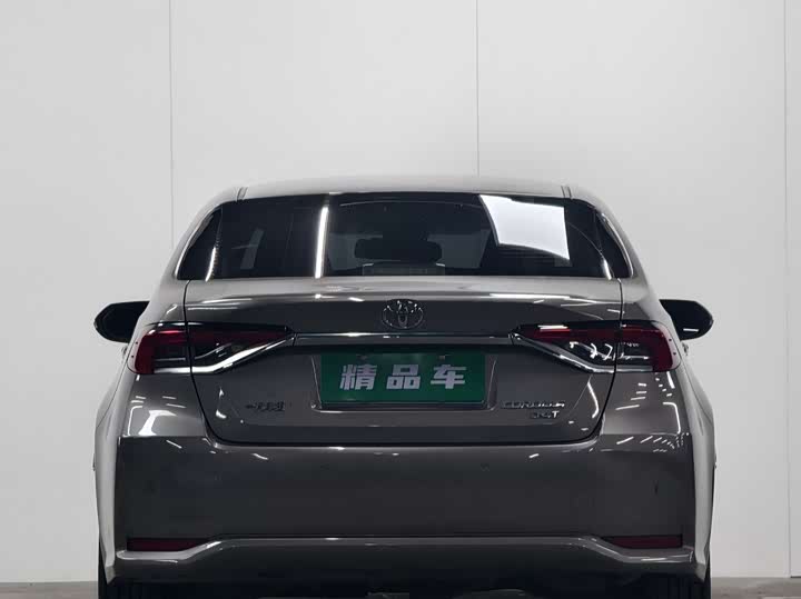 Фото 9 - Toyota Corolla