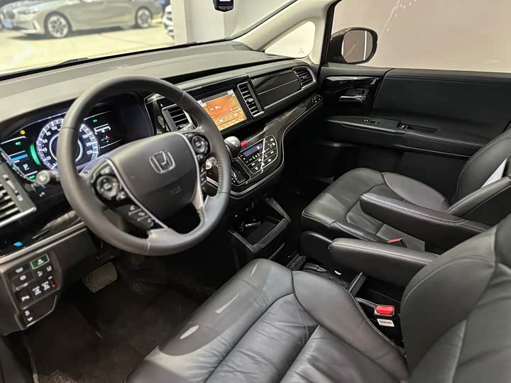 Фото 5 - Honda Elysion