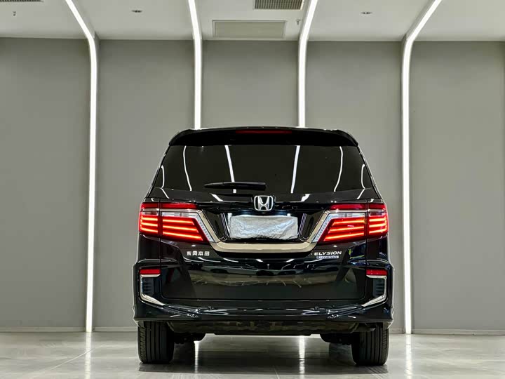 Фото 8 - Honda Elysion