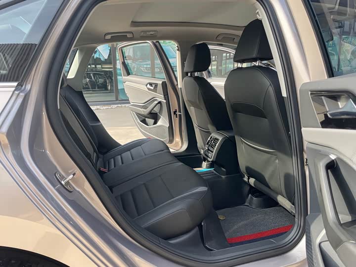 Фото 10 - Volkswagen Sagitar L