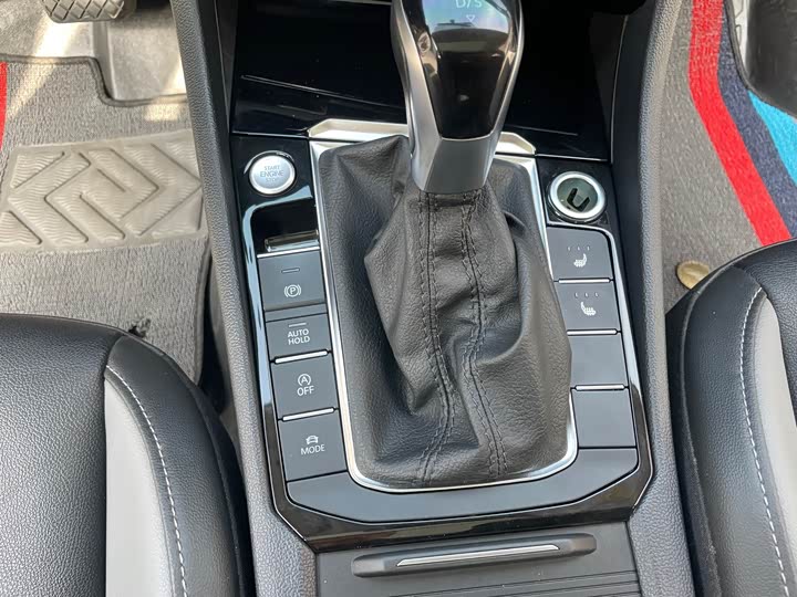 Фото 16 - Volkswagen Sagitar L