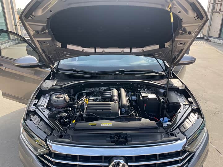 Фото 19 - Volkswagen Sagitar L