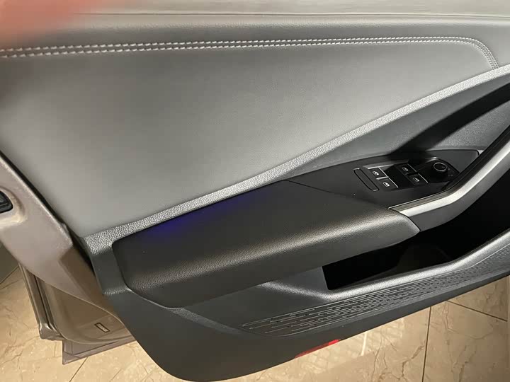 Фото 23 - Volkswagen Sagitar L