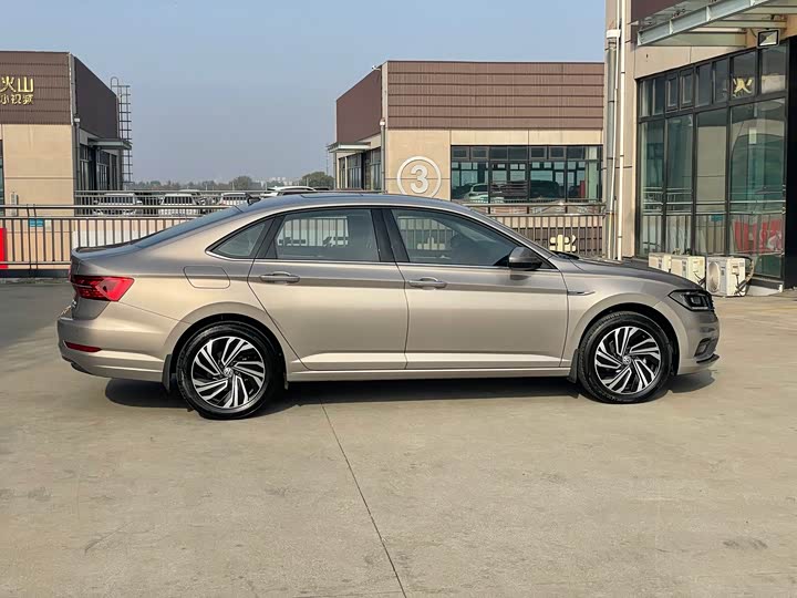 Фото 4 - Volkswagen Sagitar L