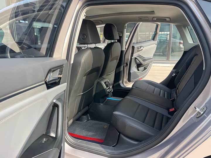 Фото 9 - Volkswagen Sagitar L