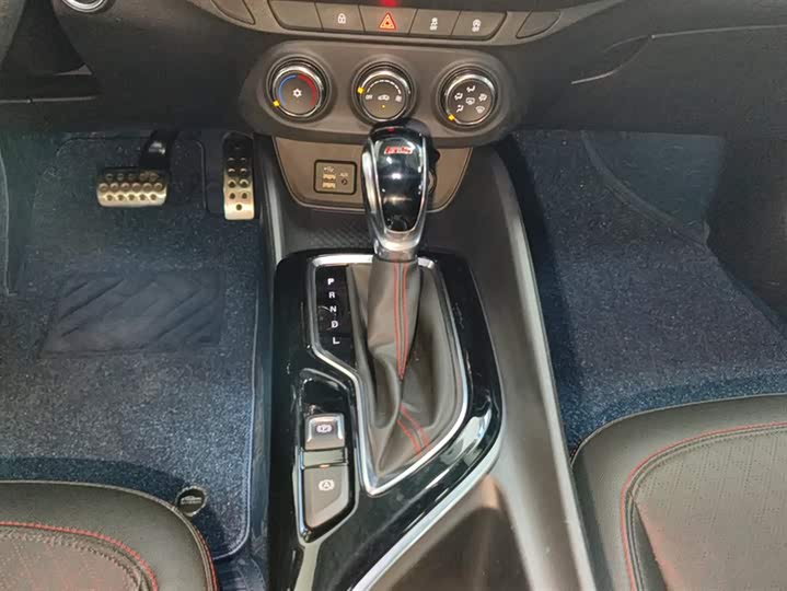 Фото 16 - Buick Verano