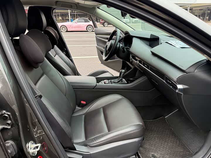 Фото 18 - Mazda 3 (Axela)