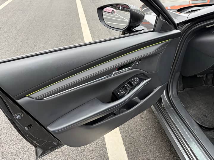 Фото 9 - Mazda 3 (Axela)