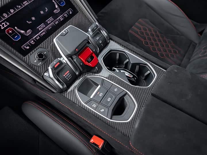 Фото 15 - Lamborghini Urus