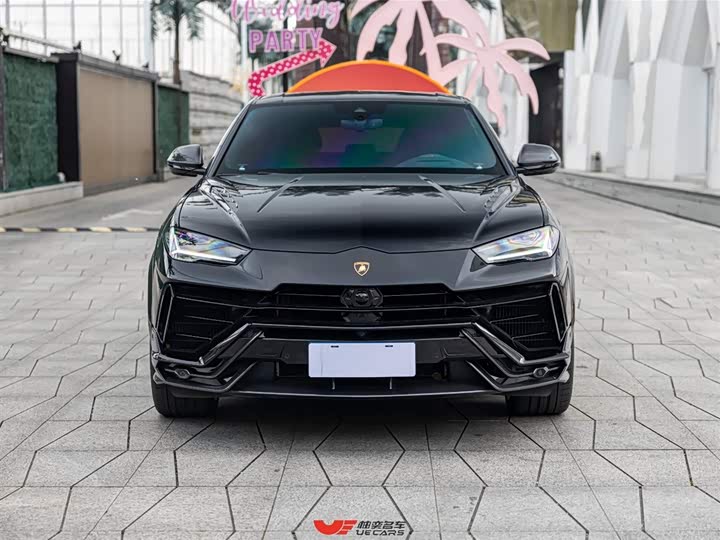 Фото 2 - Lamborghini Urus