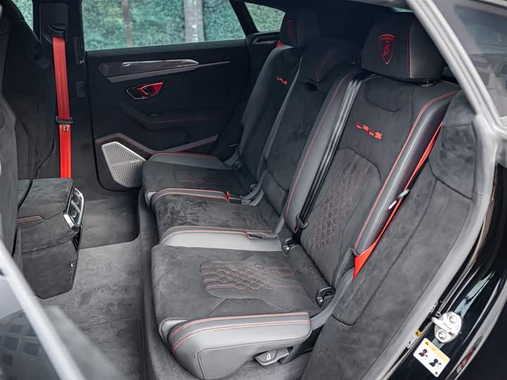 Фото 21 - Lamborghini Urus