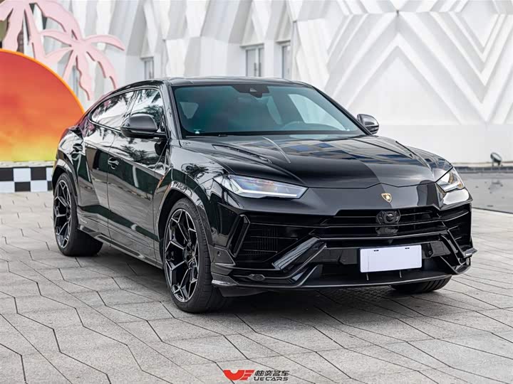 Фото 3 - Lamborghini Urus