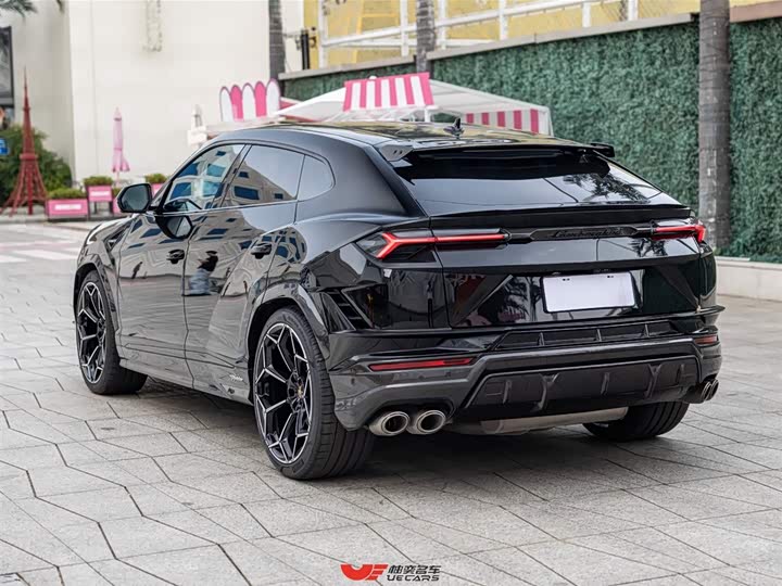 Фото 6 - Lamborghini Urus