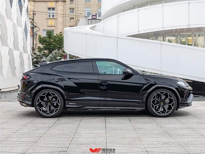 Фото 7 - Lamborghini Urus