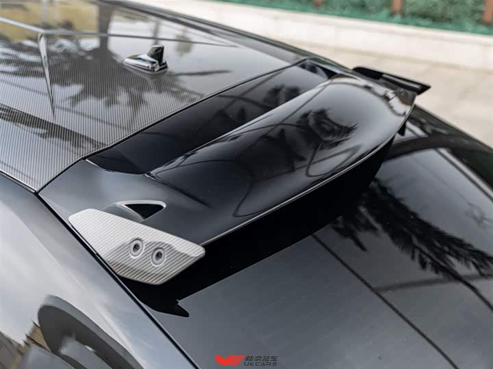 Фото 9 - Lamborghini Urus