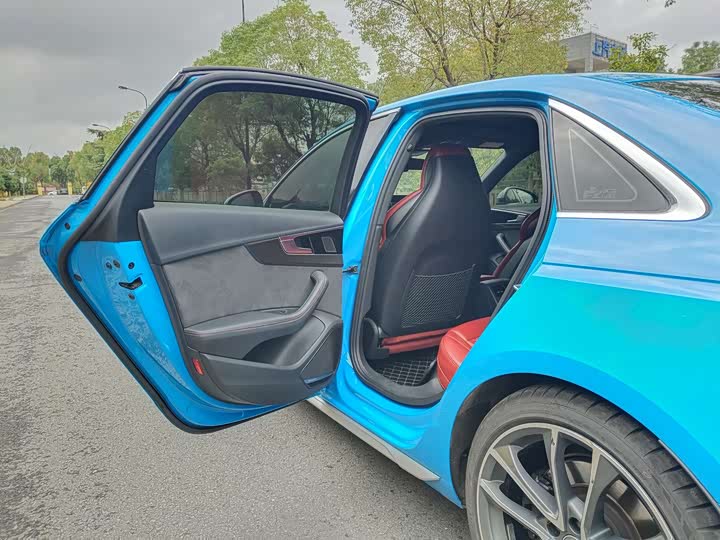 Фото 10 - Audi S4