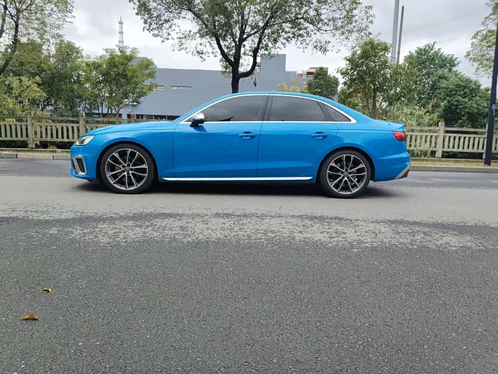 Фото 11 - Audi S4