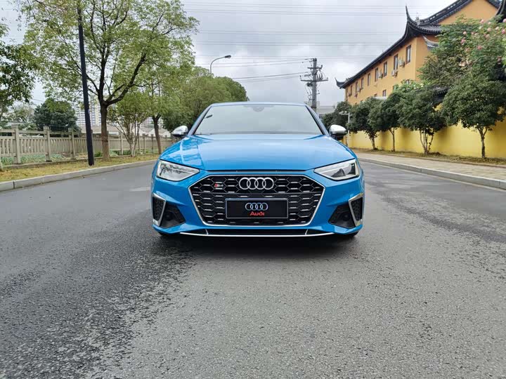 Фото 2 - Audi S4