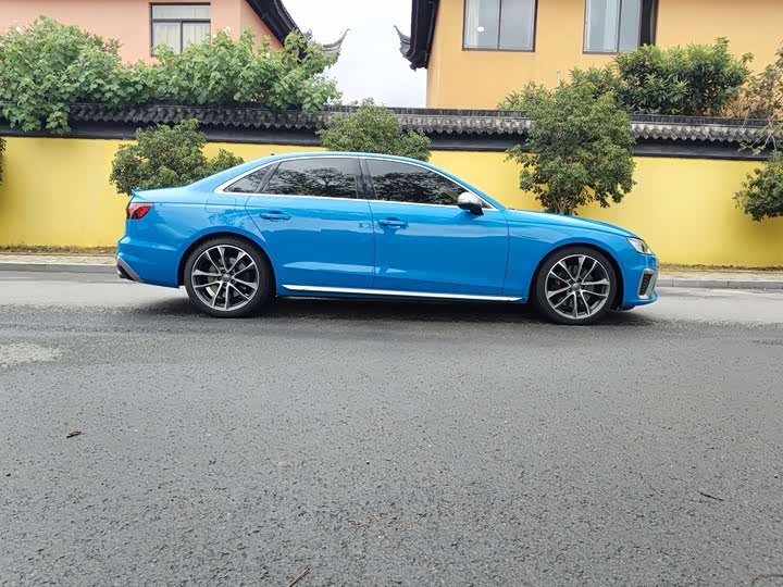 Фото 4 - Audi S4