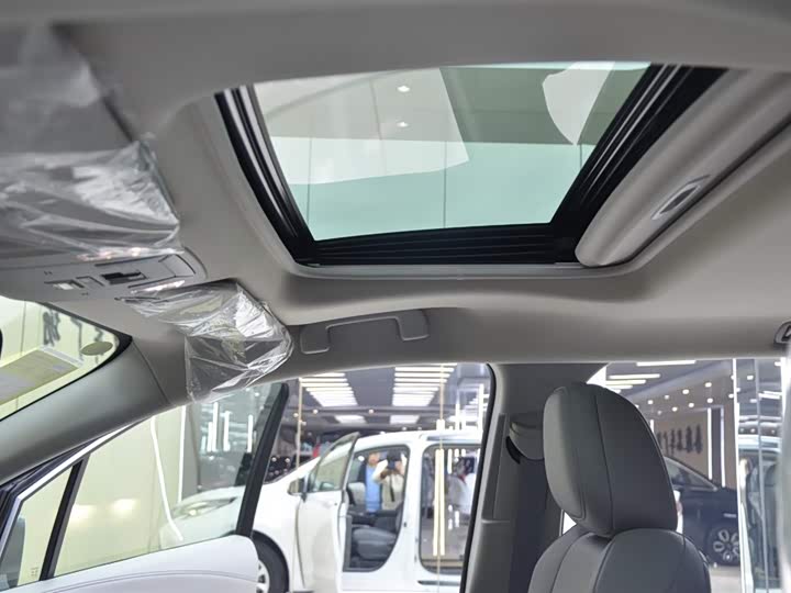 Фото 12 - Toyota Granvia