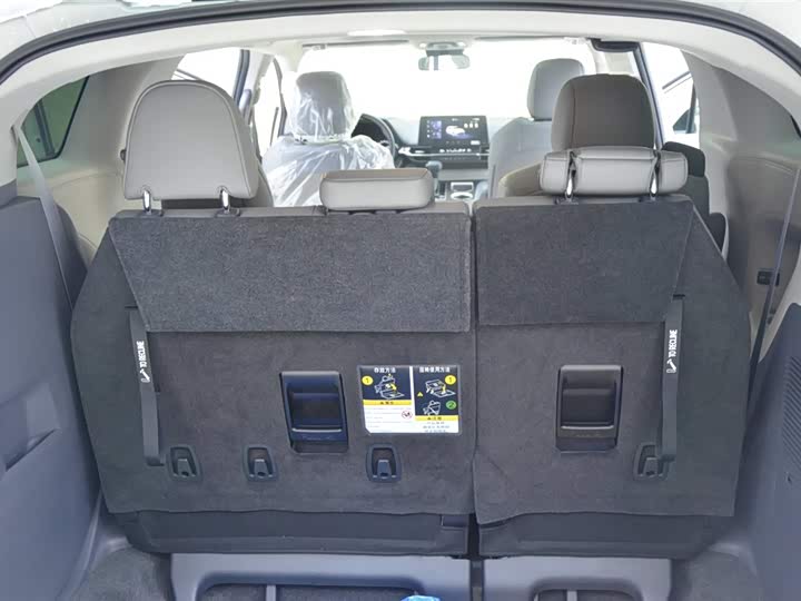 Фото 13 - Toyota Granvia