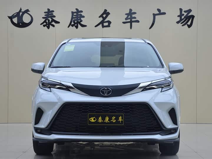 Фото 2 - Toyota Granvia