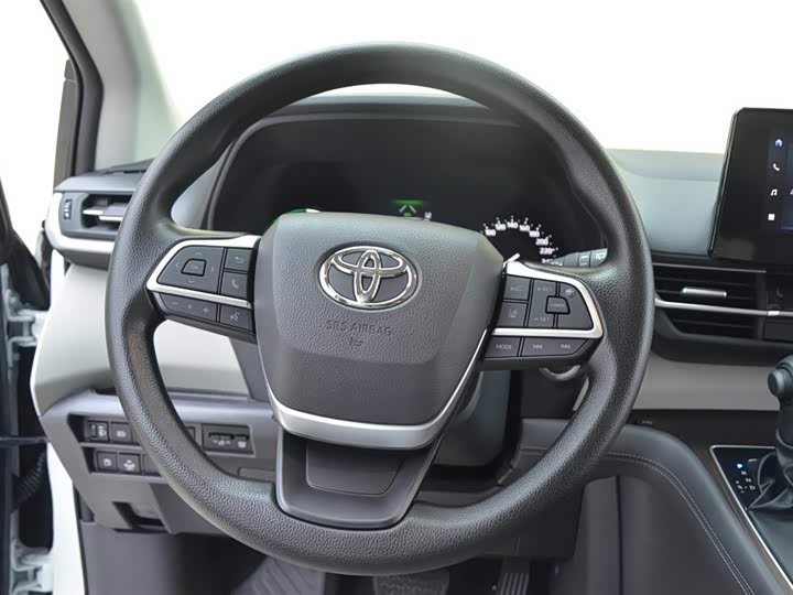 Фото 9 - Toyota Granvia