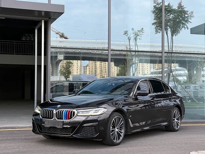 Фото 1 - BMW 5 Series