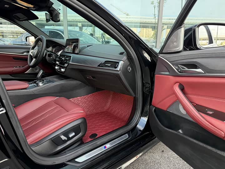 Фото 12 - BMW 5 Series