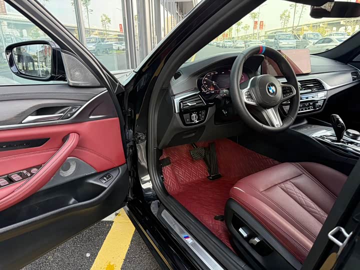 Фото 13 - BMW 5 Series