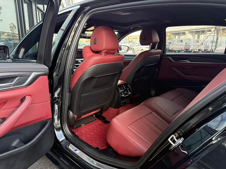 Фото 14 - BMW 5 Series