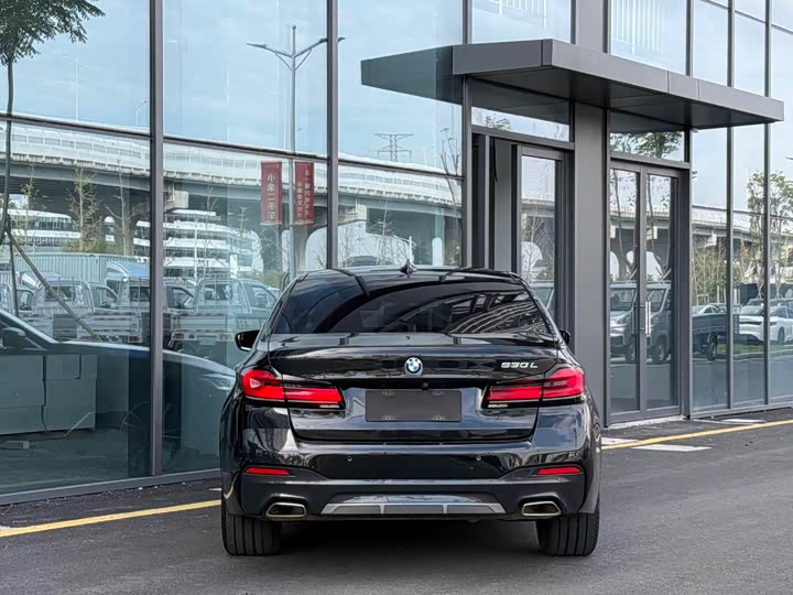 Фото 5 - BMW 5 Series