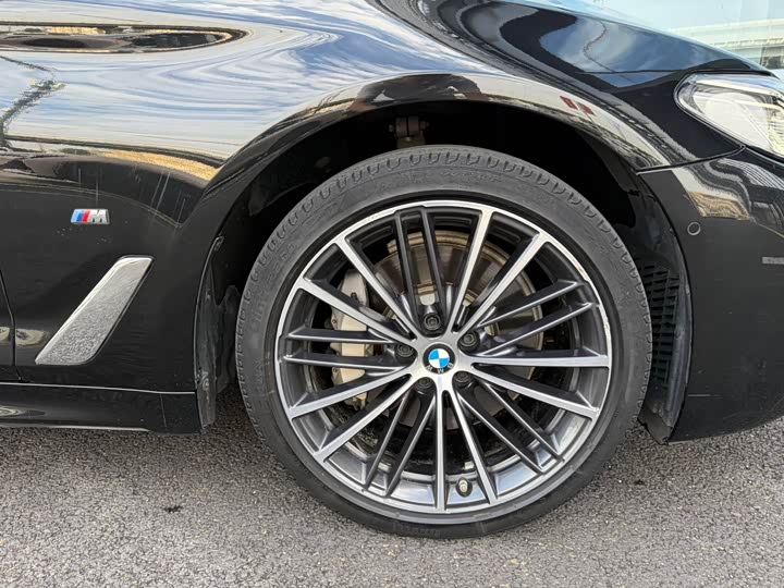 Фото 9 - BMW 5 Series