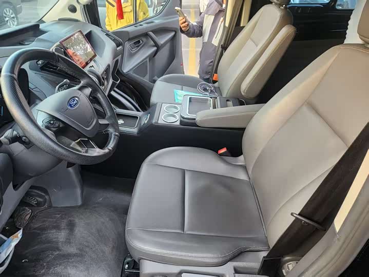 Фото 11 - Ford Transit