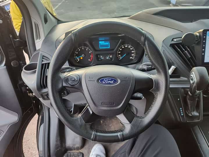 Фото 12 - Ford Transit