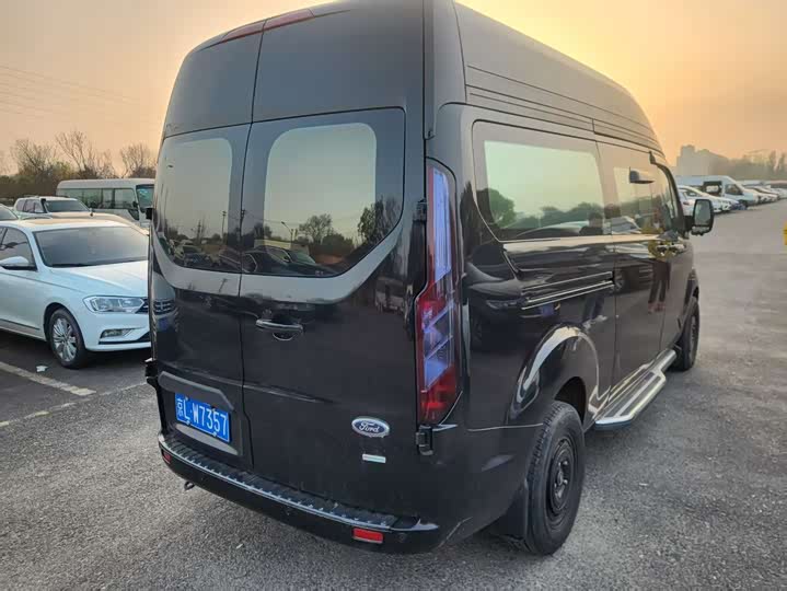 Фото 4 - Ford Transit