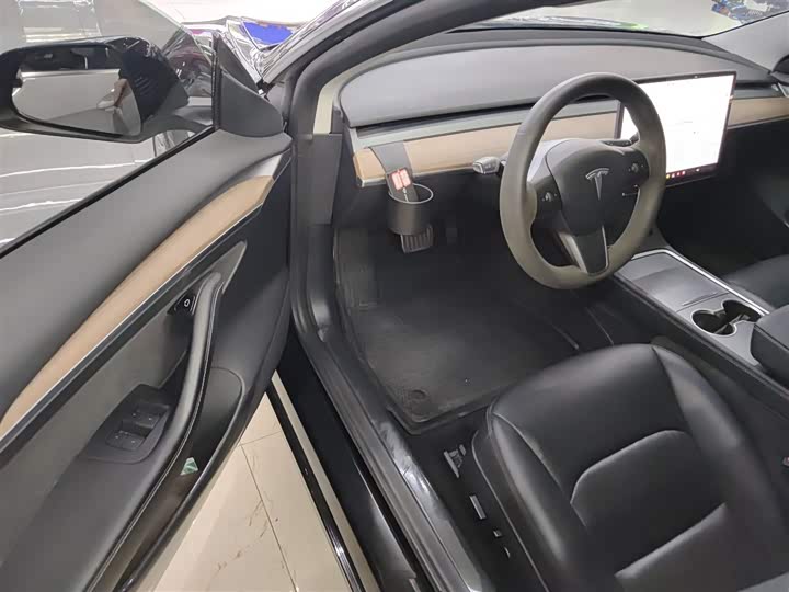 Фото 16 - Tesla Model 3