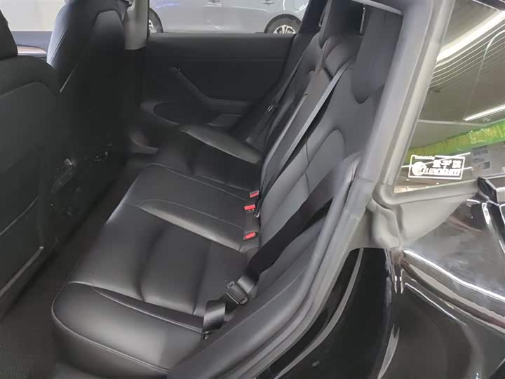 Фото 17 - Tesla Model 3