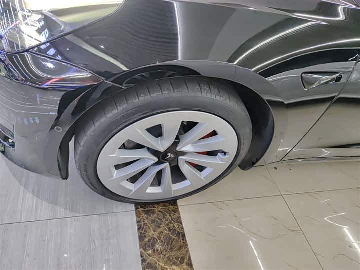 Фото 23 - Tesla Model 3