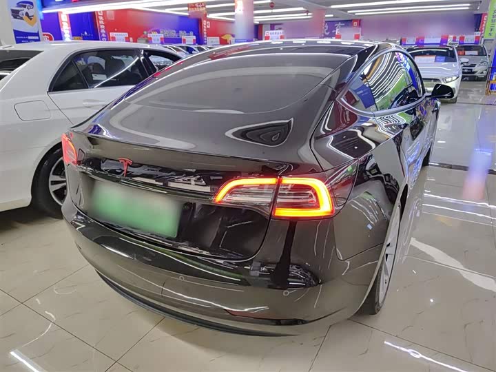 Фото 7 - Tesla Model 3