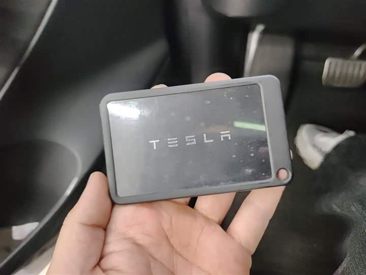 Фото 9 - Tesla Model 3