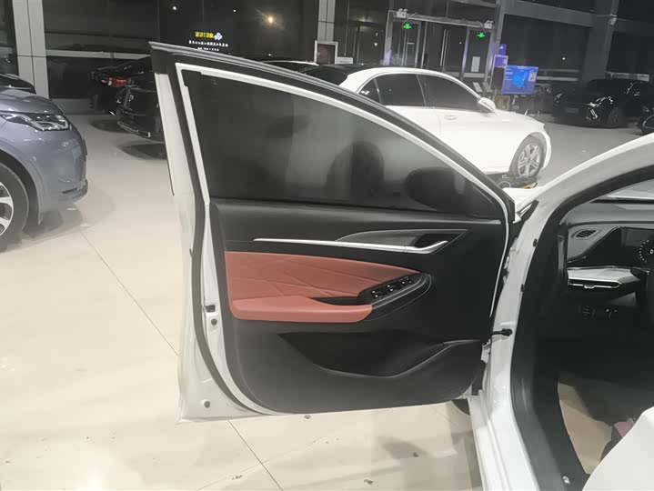 Фото 7 - Changan Eado Plus