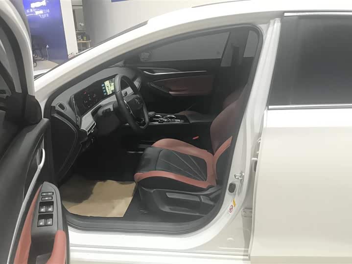 Фото 9 - Changan Eado Plus