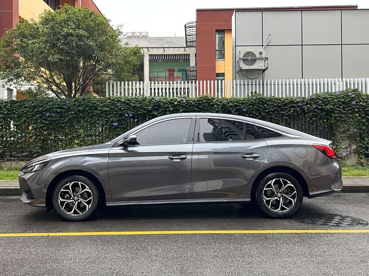 Фото 22 - MG Motor 5