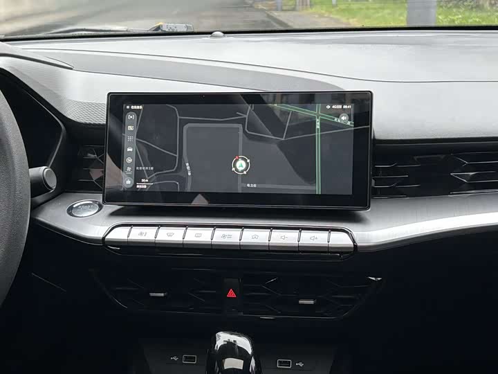 Фото 9 - MG Motor 5