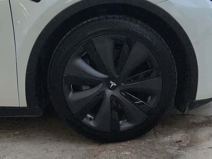 Фото 13 - Tesla Model Y