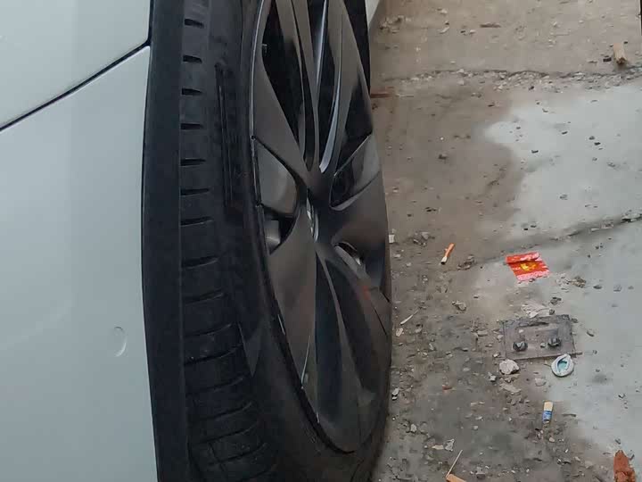 Фото 15 - Tesla Model Y