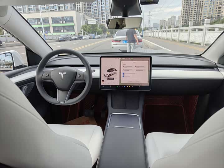 Фото 8 - Tesla Model Y